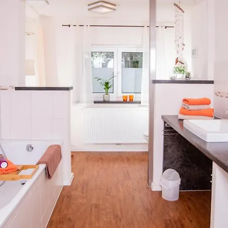 Apartment Moosing *